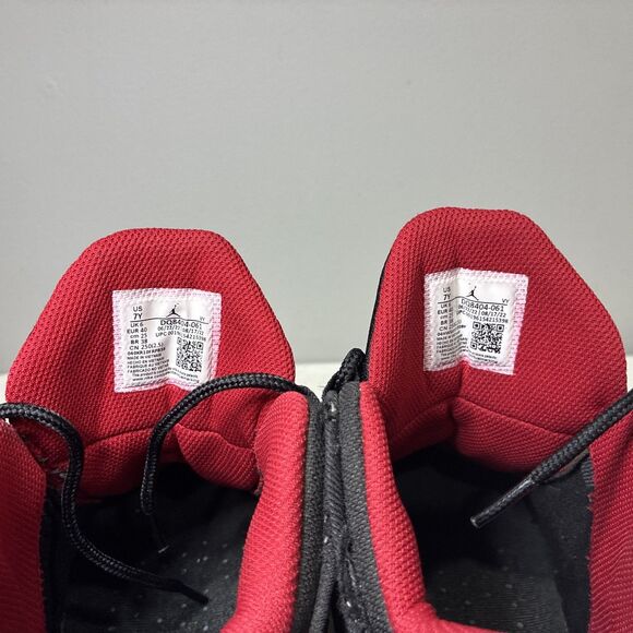 Size 7 Jordan Max Aura 4 Black Gym Red